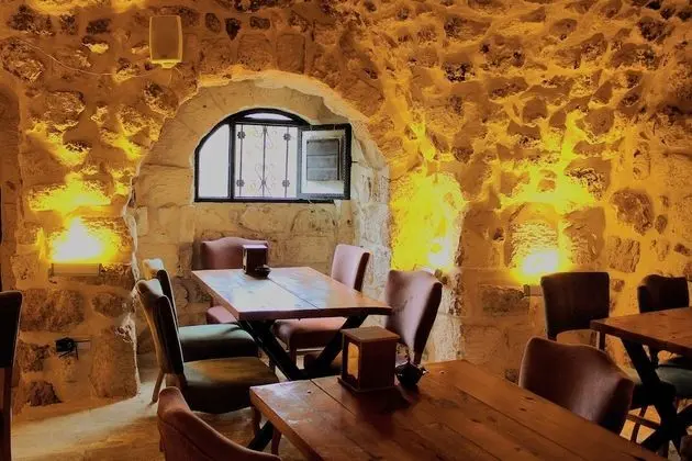 Mons Masius - İç Mekan