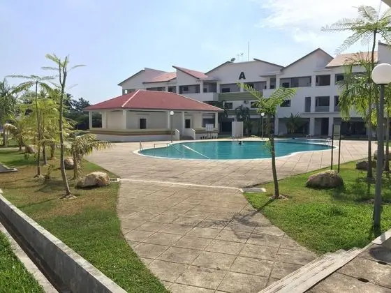 MONSTER HOMES - Havuz
