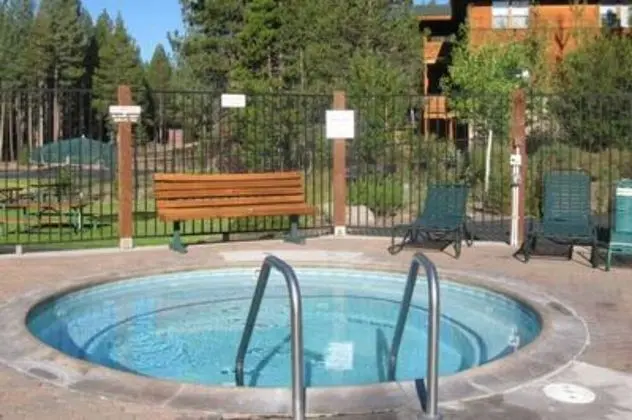 Montana by Avantstay Peaceful Tahoe Donner Mountain Getaway - İç Mekan
