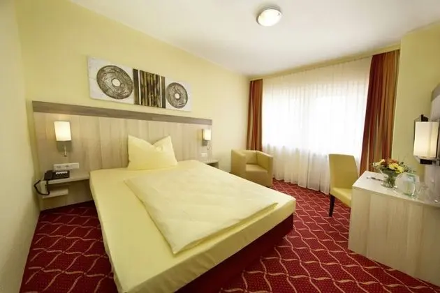Montana Hotel Köln-Bonn Airport - Oda