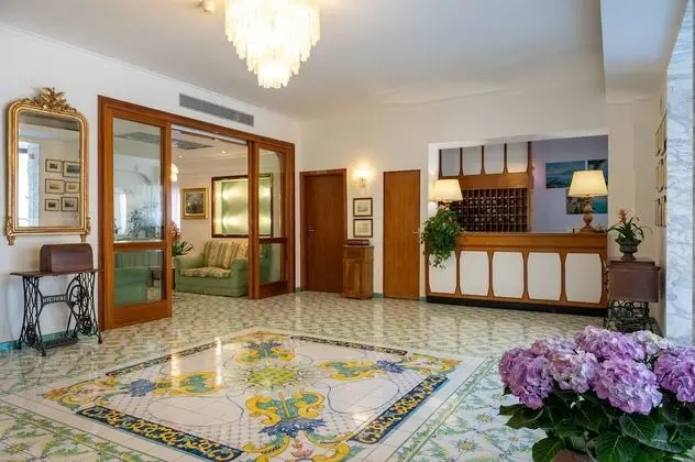 Hotel Montana - Lobi