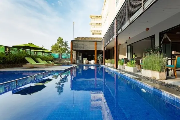 Montana Premier Senggigi - Havuz