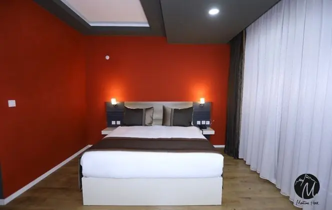 Montana Hotel