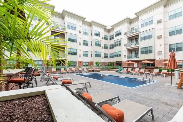 Montclair Apartments by Gracen Properties - Havuz