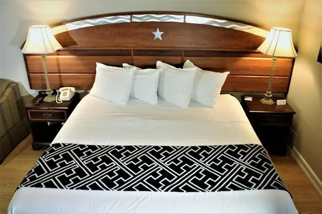 Monte Carlo Inn