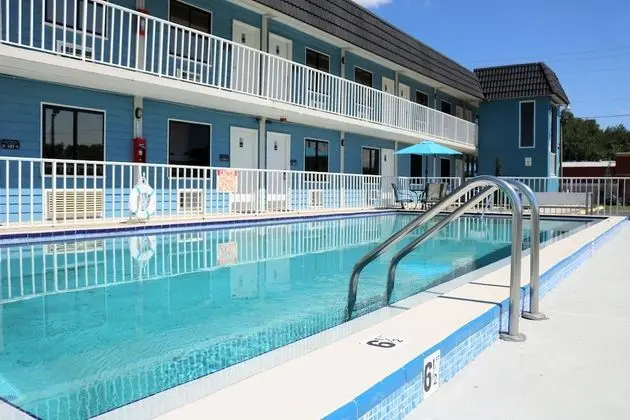 Monte Carlo Inn