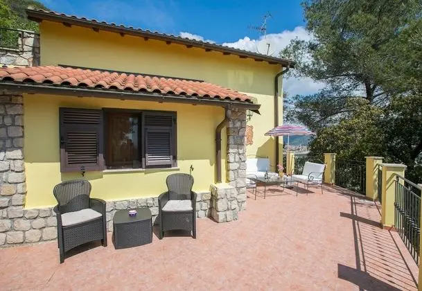 Villa Monte Enrico - Pool And Whirlpool