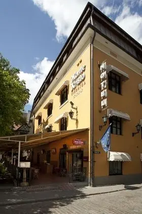 Monte Kristo Hotel