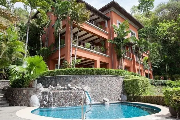 Montebello 2C - 3 bdr 3 Bath Ocean View