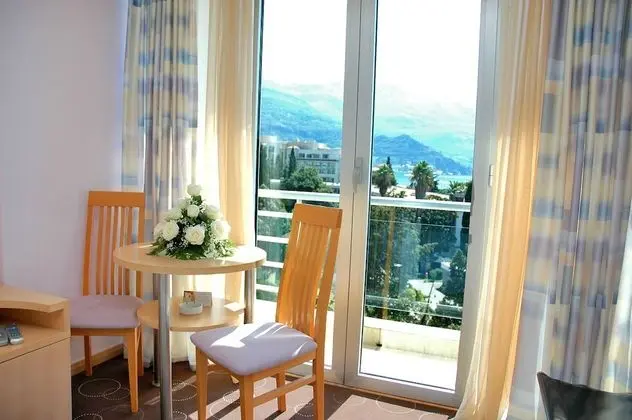 Hotel Montenegro Beach Resort - Oda
