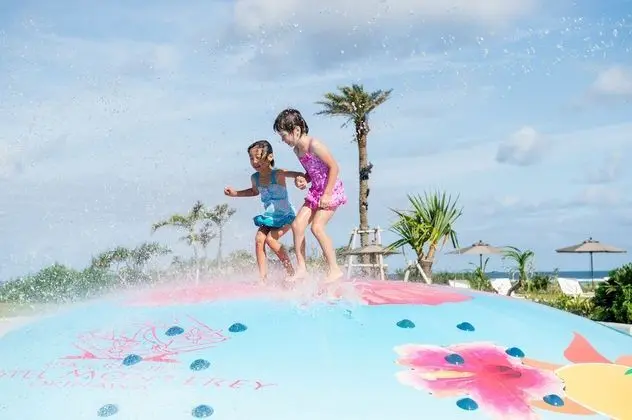 Hotel Monterey Okinawa Spa & Resort - Havuz