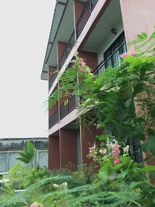 Montra Nakhon Guesthouse - Dış Mekan
