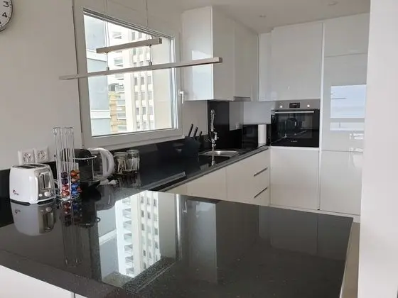 Montreux Elite 2 Bedroom Apartment - Mutfak