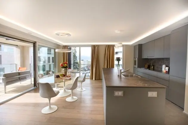 Montreux Lake View Apartments and Spa - Yerinde Yemek