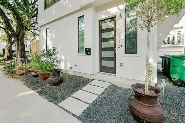 Montrose Guesthouse Suites - Dış Mekan