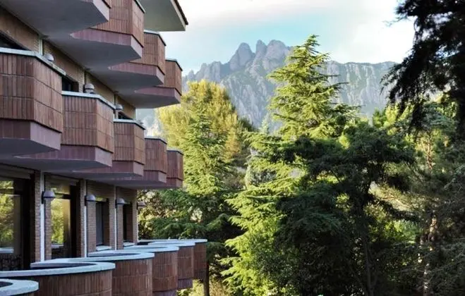 Montserrat Hotel & Training Center