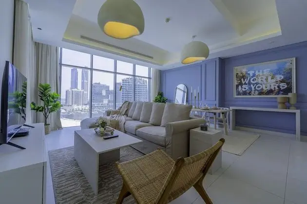 Monty - Charming Apartment with Canal View Near Dubai Mall