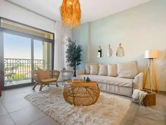 Monty - Iconic Views Apt With Balcony Close to the Beach