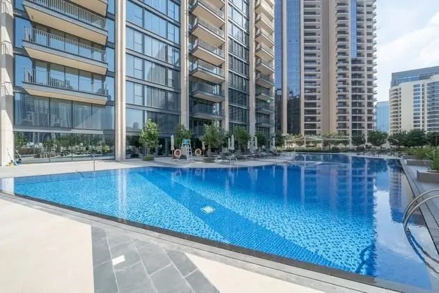 Monty - Incredible Views From This Classy Apt With Terrace - Havuz