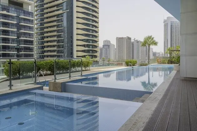 Monty - Luxury Meets Comfort Apt With Panoramic City View - Havuz