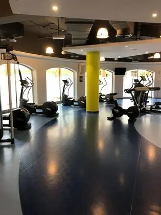 Monty - Luxury Waterfront Apartment with Beach Access - Fitness