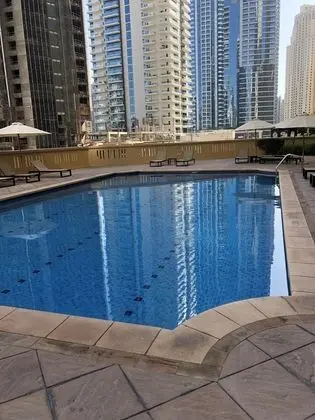 Monty - Luxury Waterfront Apartment with Beach Access - Havuz