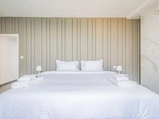 Monty - Luxury Waterfront Apartment with Beach Access - Oda