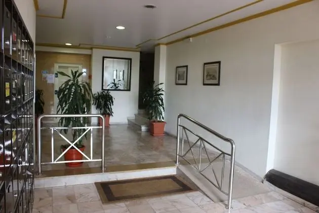 Monumental Apartment - Lobi