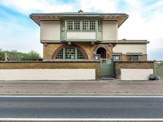 Monumental Art-deco Villa in Protected Dune Area Near the Sea - Dış Mekan