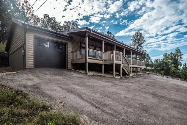 Moon Mountain Escape - Öne Çıkan Resim