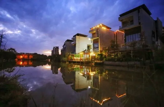 Moon River Sunshine Villa