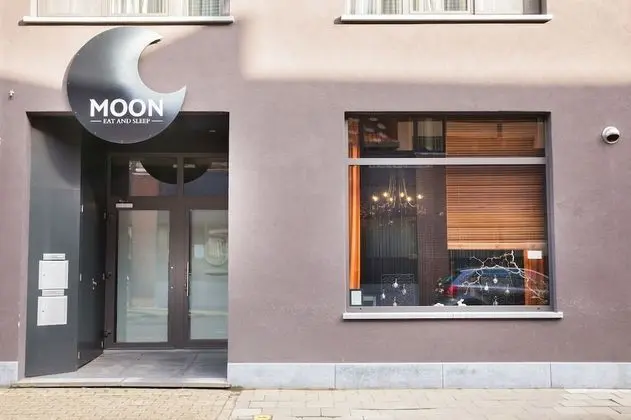 Hotel Moon