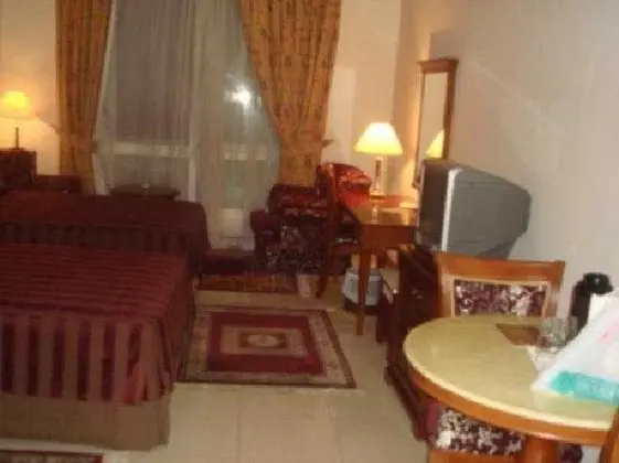Moon Valley Hotel Apartment