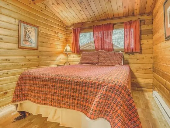 Moondance Cabin