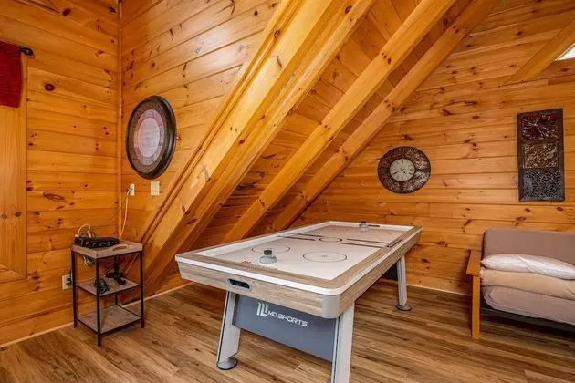 Moonlight and Memories - Two Bedroom Cabin - Oda