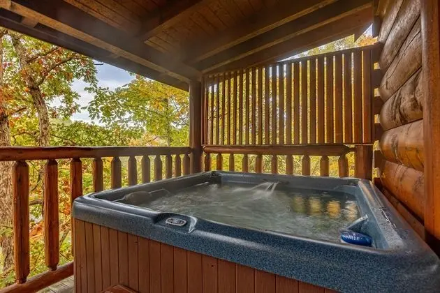 Moonlight and Memories - Two Bedroom Cabin - Spa