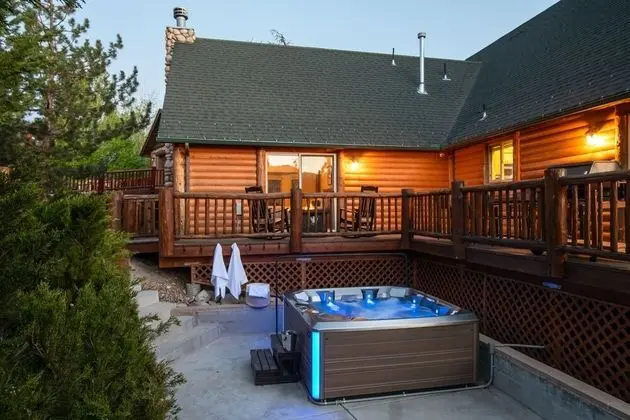 Moonridge by Avantstay Cozy Big Bear Cabin w/ Hot Tub, Game Room & Large Balcony - İç Mekan