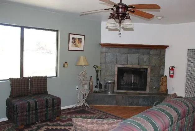 Moonridge Den- One Bedroom - Oda Düzeni