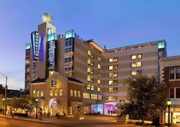 Moonrise Hotel - 1