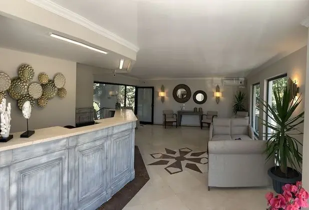 Moonshine Hotel & Suites - Lobi