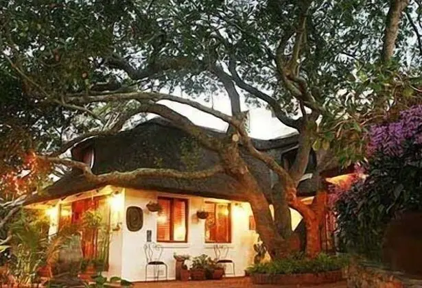 Moontide Guest Lodge