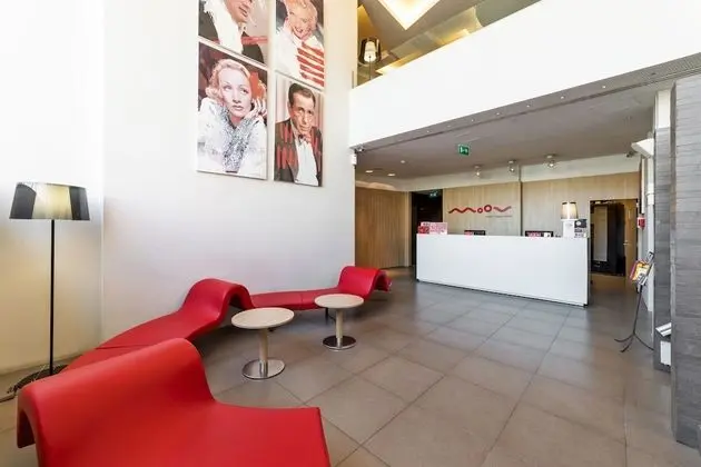 Moov Hotel Porto Centro - Lobi