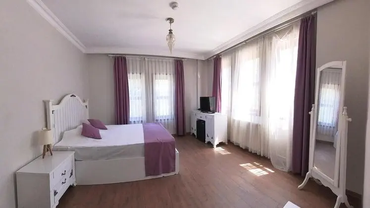 Mor Salkım Konağı - Oda