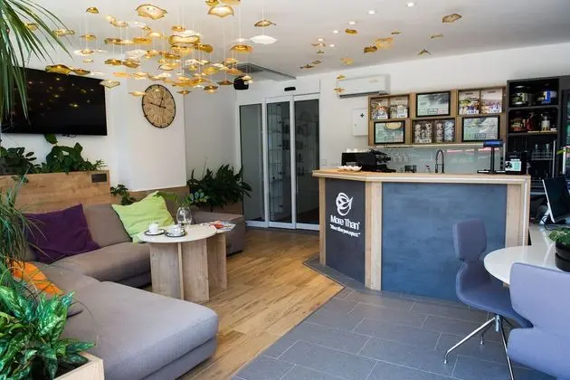 More Than Hotel & Accommodation - Lobi