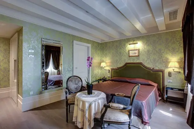 Moresco Hotel - Oda