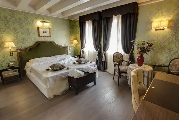Moresco Hotel - Oda