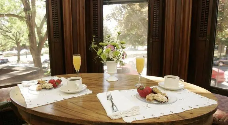 Morgan State House Inn