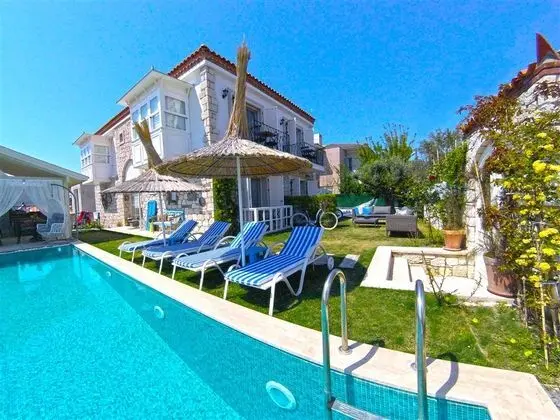 Morisi Konak Alaçatı - Açık Havuz