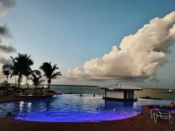 Morritts Tortuga Club And Resort - Havuz