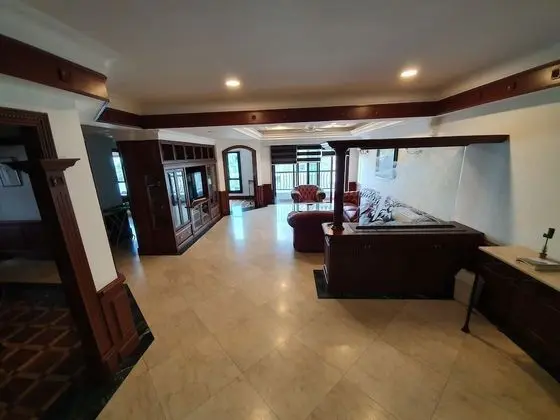 Most Luxurious Penthouse - Lobi